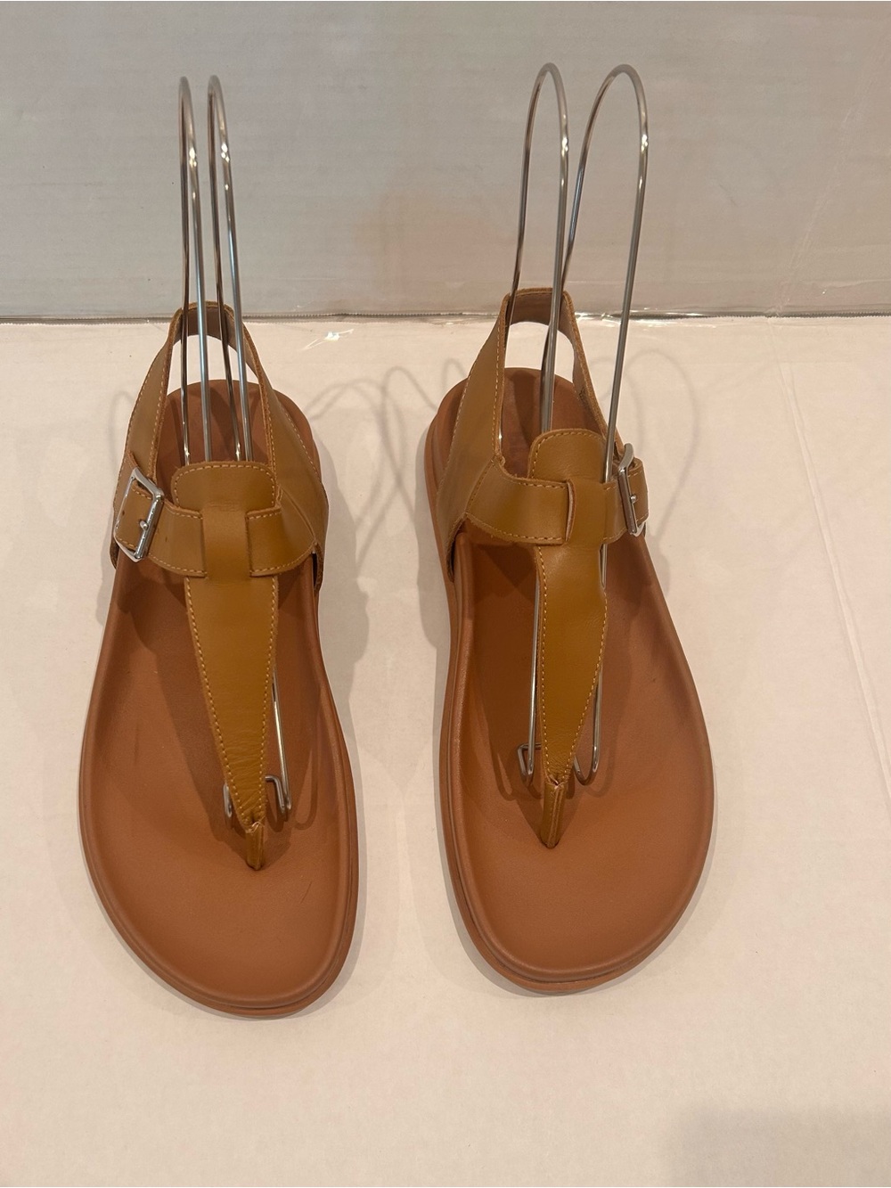 Blondo Nellie Leather T-Strap Thong Sandals Brown Waterproof Comfort Flat 8